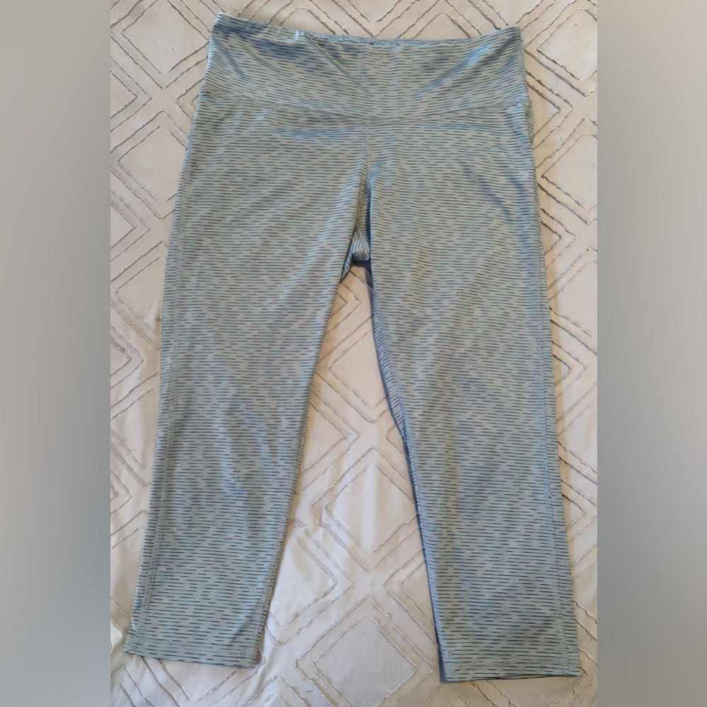 Champion Medium Capri Leggings